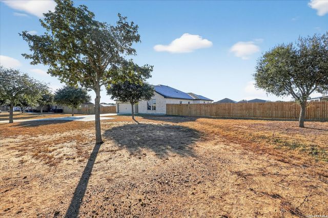 132 Medium Meadow, Lytle, TX 78052