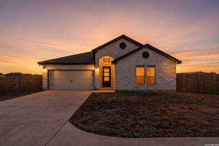 132 Medium Meadow, Lytle, TX 78052