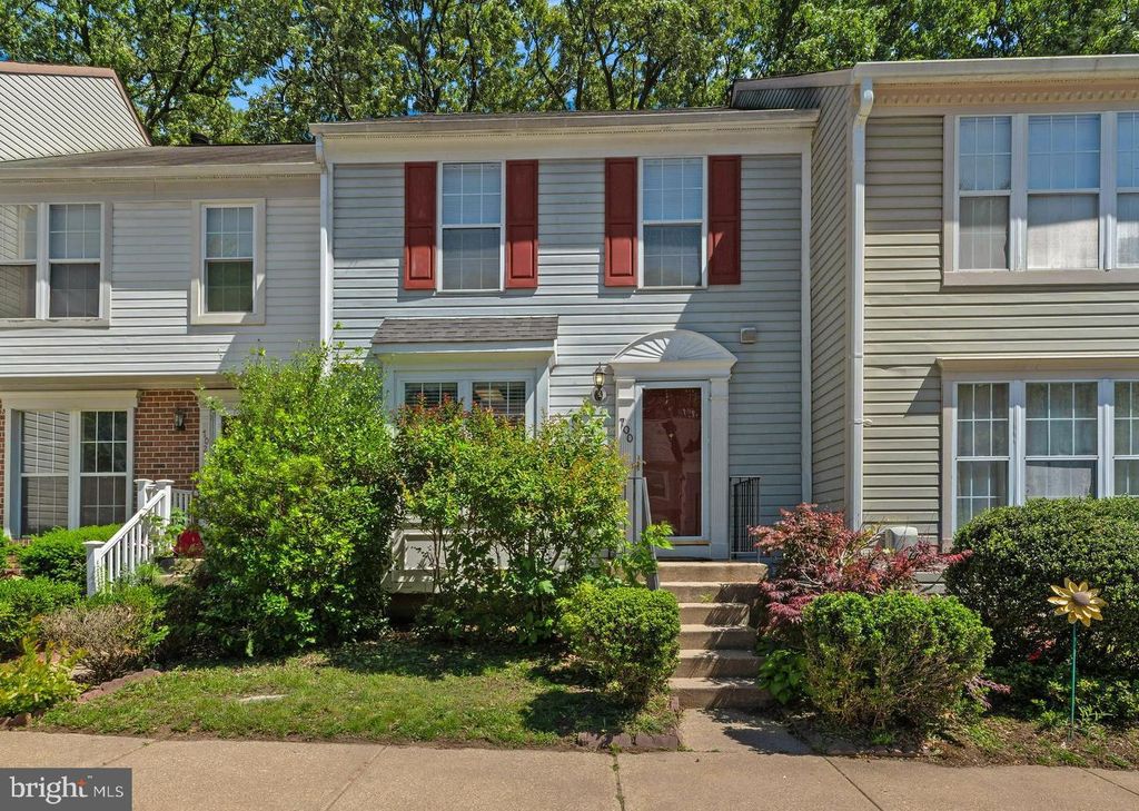 Image 1 of property listing at 700 LIONS GATE LN #13, Odenton, MD 21113