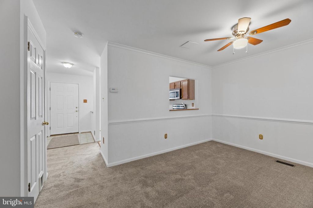 Image 10 of property listing at 700 LIONS GATE LN, Odenton, MD 21113