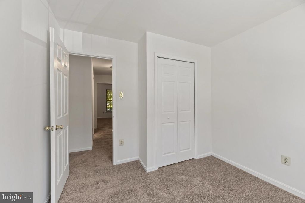 Image 17 of property listing at 700 LIONS GATE LN, Odenton, MD 21113