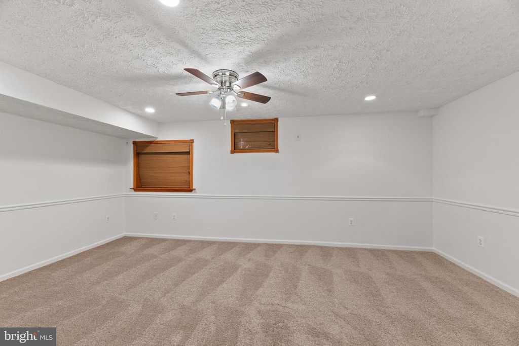 Image 26 of property listing at 700 LIONS GATE LN, Odenton, MD 21113