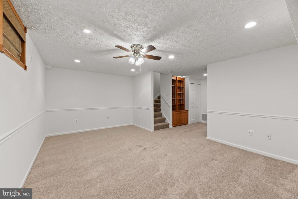 Image 27 of property listing at 700 LIONS GATE LN, Odenton, MD 21113