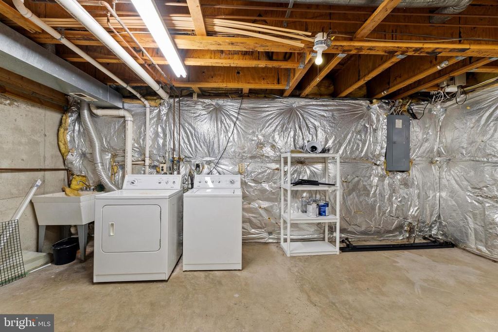 Image 30 of property listing at 700 LIONS GATE LN, Odenton, MD 21113