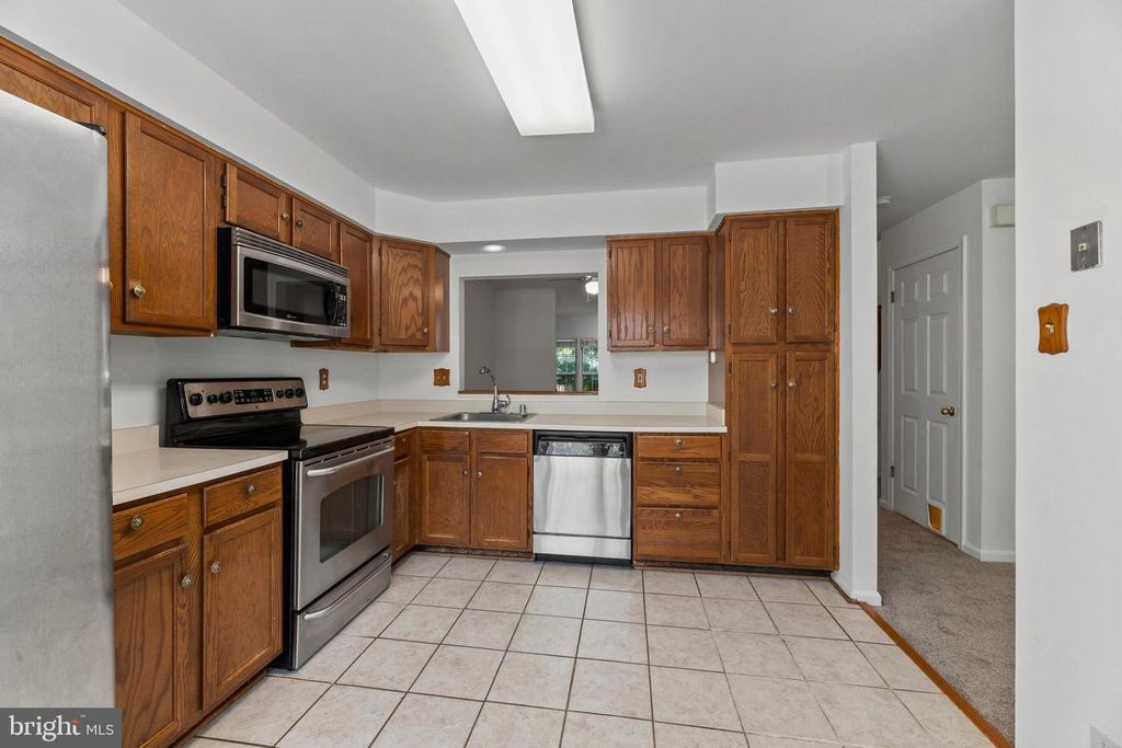 Image 6 of property listing at 700 LIONS GATE LN, Odenton, MD 21113