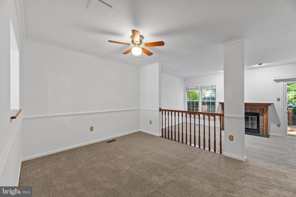 Image 7 of property listing at 700 LIONS GATE LN, Odenton, MD 21113
