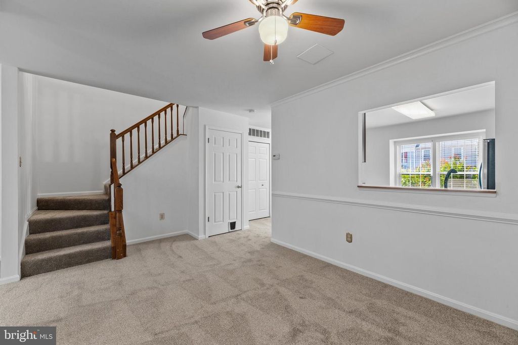 Image 9 of property listing at 700 LIONS GATE LN, Odenton, MD 21113