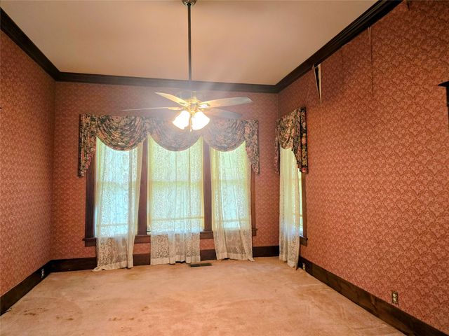324 E Liberty Street, Pilot Point, TX 76258