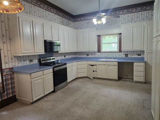 324 E Liberty Street, Pilot Point, TX 76258