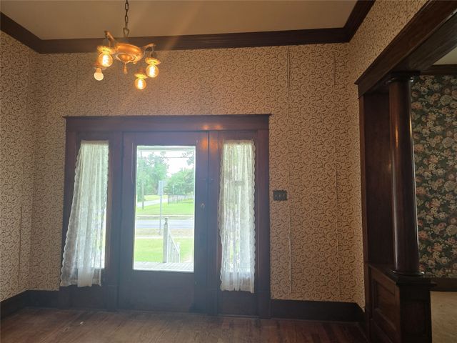 324 E Liberty Street, Pilot Point, TX 76258