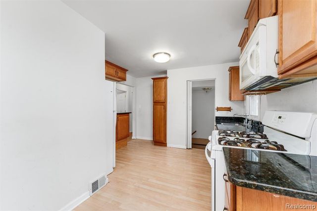 3318 Wakefield Road, Berkley, MI 48072