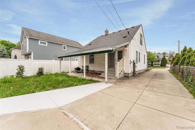 3318 Wakefield Road, Berkley, MI 48072