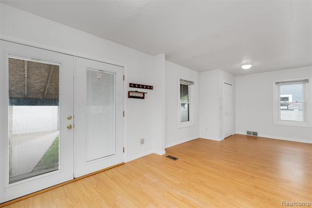3318 Wakefield Road, Berkley, MI 48072