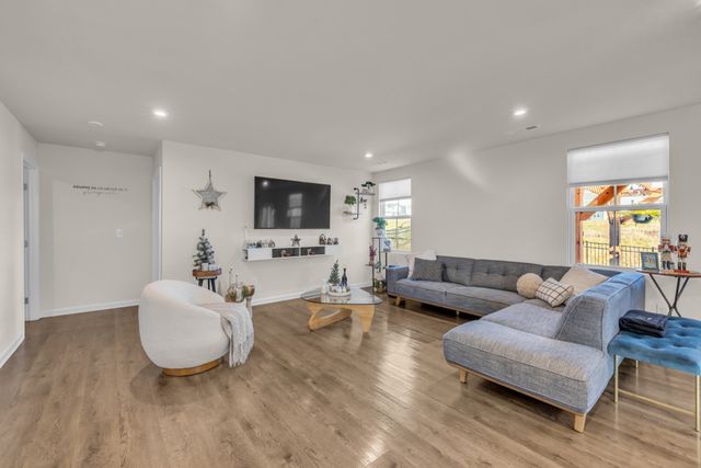 226 Sir Barton Ct, Smyrna, TN 37167