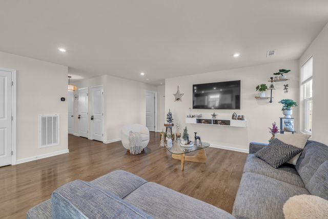 226 Sir Barton Ct, Smyrna, TN 37167