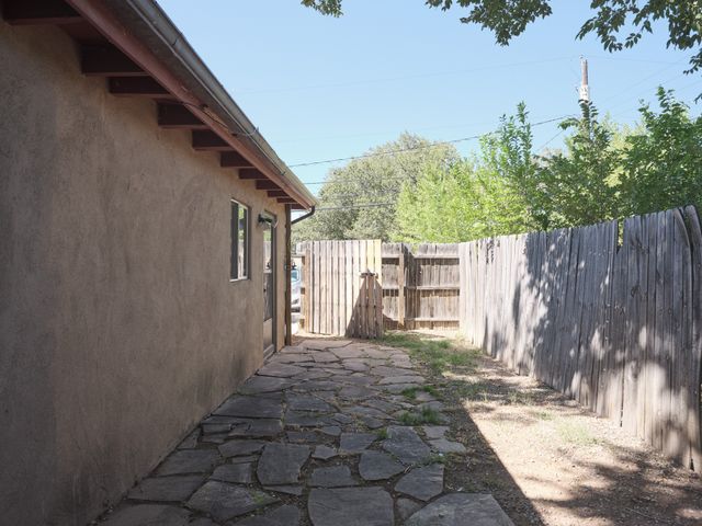 1607 5th Street, Santa Fe, NM 87505