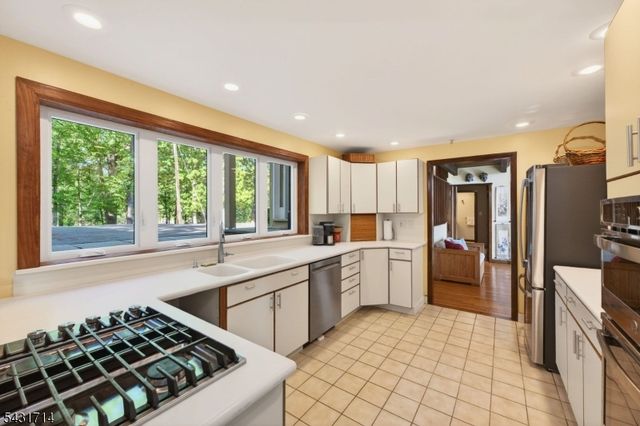1530 Mountain Top Rd, Bridgewater Twp., NJ 08807