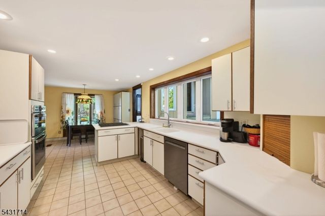 1530 Mountain Top Rd, Bridgewater Twp., NJ 08807