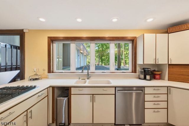 1530 Mountain Top Rd, Bridgewater Twp., NJ 08807