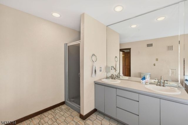 1530 Mountain Top Rd, Bridgewater Twp., NJ 08807