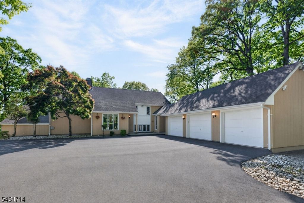 1530 Mountain Top Rd, Bridgewater Twp., NJ 08807