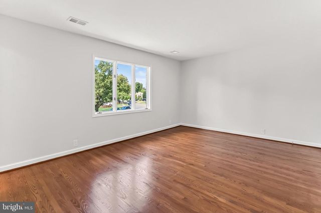 6294 DUNAWAY CT, Mclean, VA 22101
