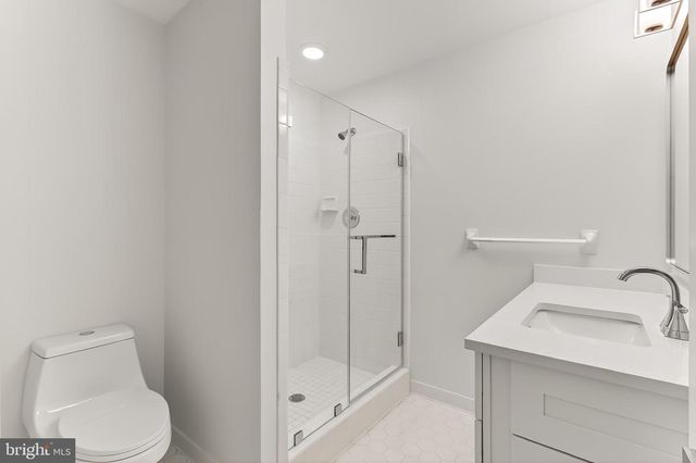 6294 DUNAWAY CT, Mclean, VA 22101