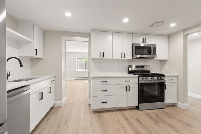 100 Place Ln 169, Woburn, MA 01801