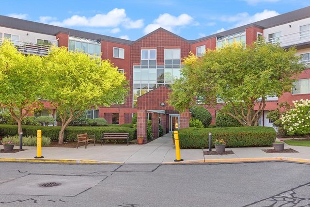 100 Place Ln 169, Woburn, MA 01801