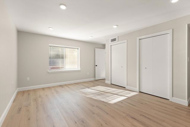 100 Place Ln 169, Woburn, MA 01801