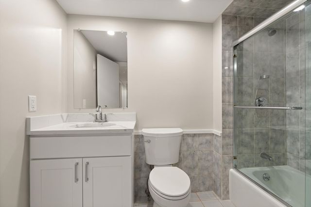 100 Place Ln 169, Woburn, MA 01801