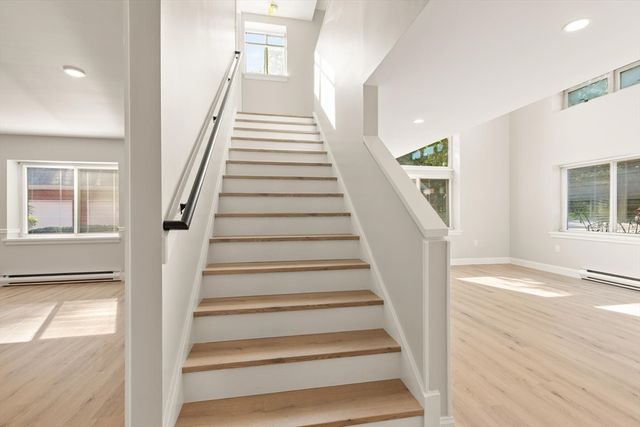 100 Place Ln 169, Woburn, MA 01801