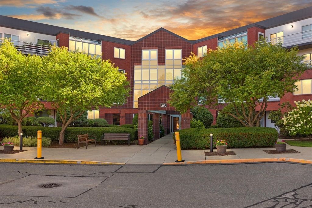 100 Place Ln 169, Woburn, MA 01801