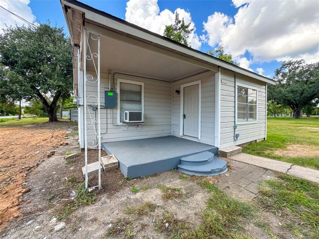 12816 Mykawa Road, Brookside, TX 77581