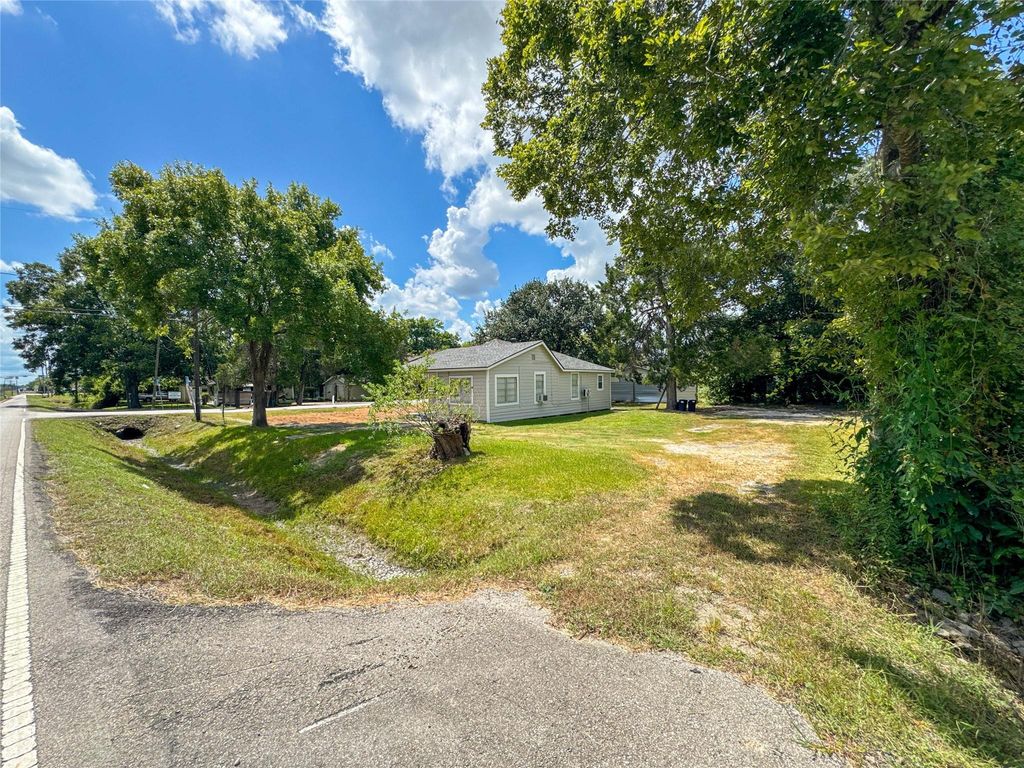 12816 Mykawa Road, Brookside, TX 77581