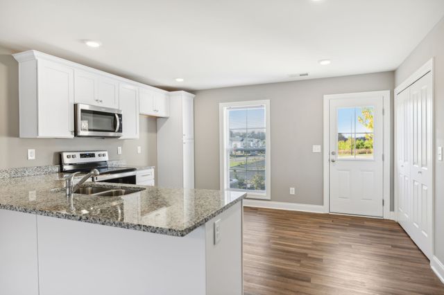 906 Sutton Cv, Columbia, TN 38401