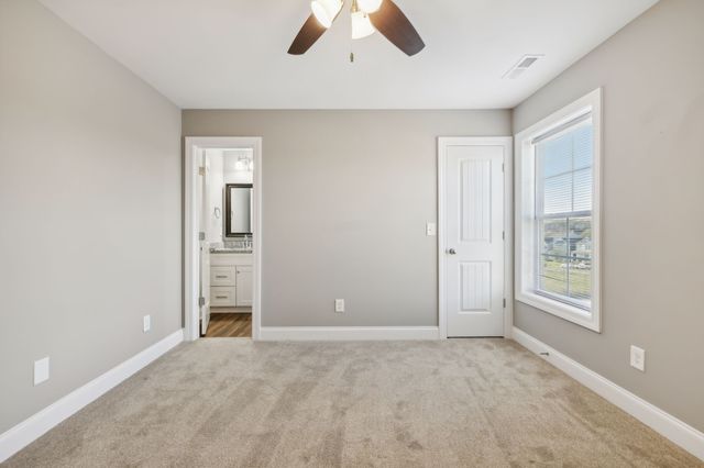 906 Sutton Cv, Columbia, TN 38401