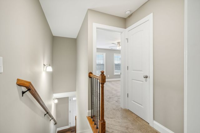 906 Sutton Cv, Columbia, TN 38401
