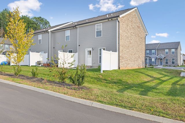 906 Sutton Cv, Columbia, TN 38401