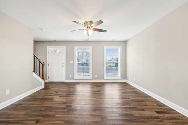 906 Sutton Cv, Columbia, TN 38401
