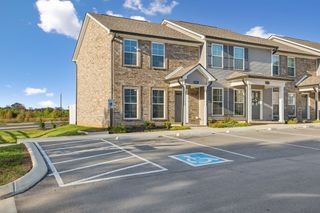 906 Sutton Cv, Columbia, TN 38401