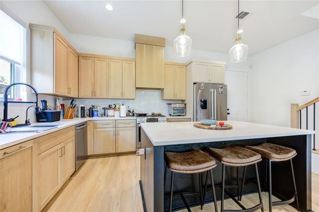 18 Sidney Street A, Houston, TX 77003