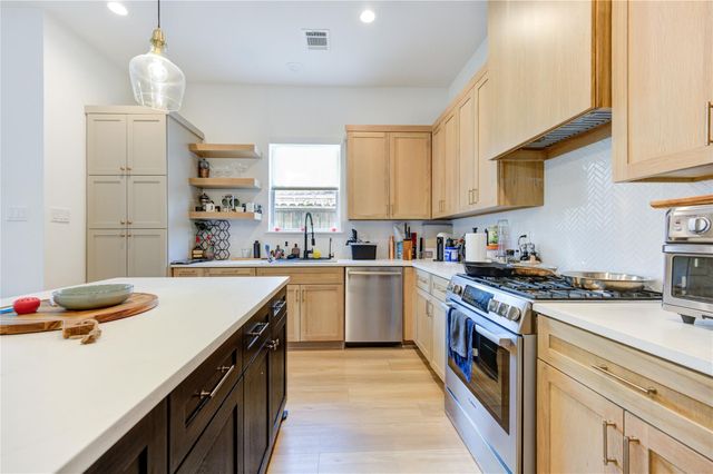 18 Sidney Street A, Houston, TX 77003