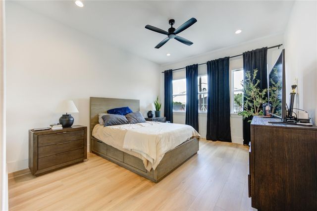18 Sidney Street A, Houston, TX 77003