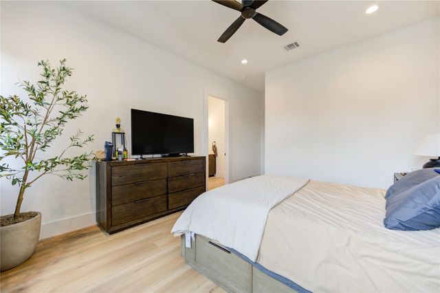18 Sidney Street A, Houston, TX 77003