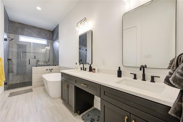 18 Sidney Street A, Houston, TX 77003