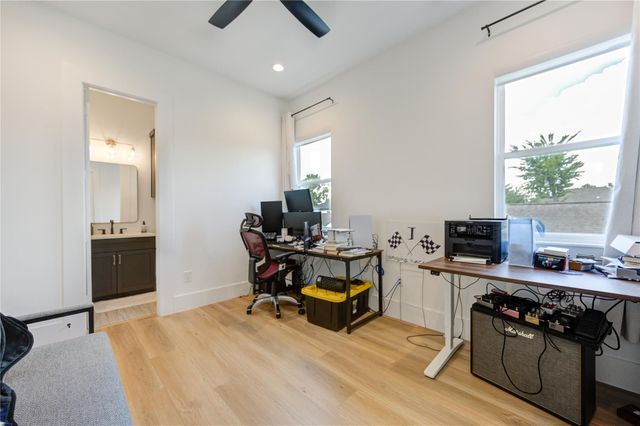 18 Sidney Street A, Houston, TX 77003