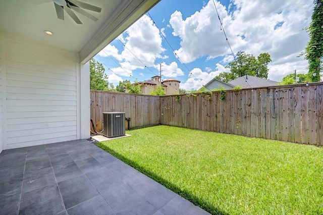 18 Sidney Street A, Houston, TX 77003