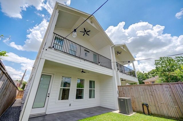 18 Sidney Street A, Houston, TX 77003