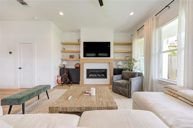 18 Sidney Street A, Houston, TX 77003